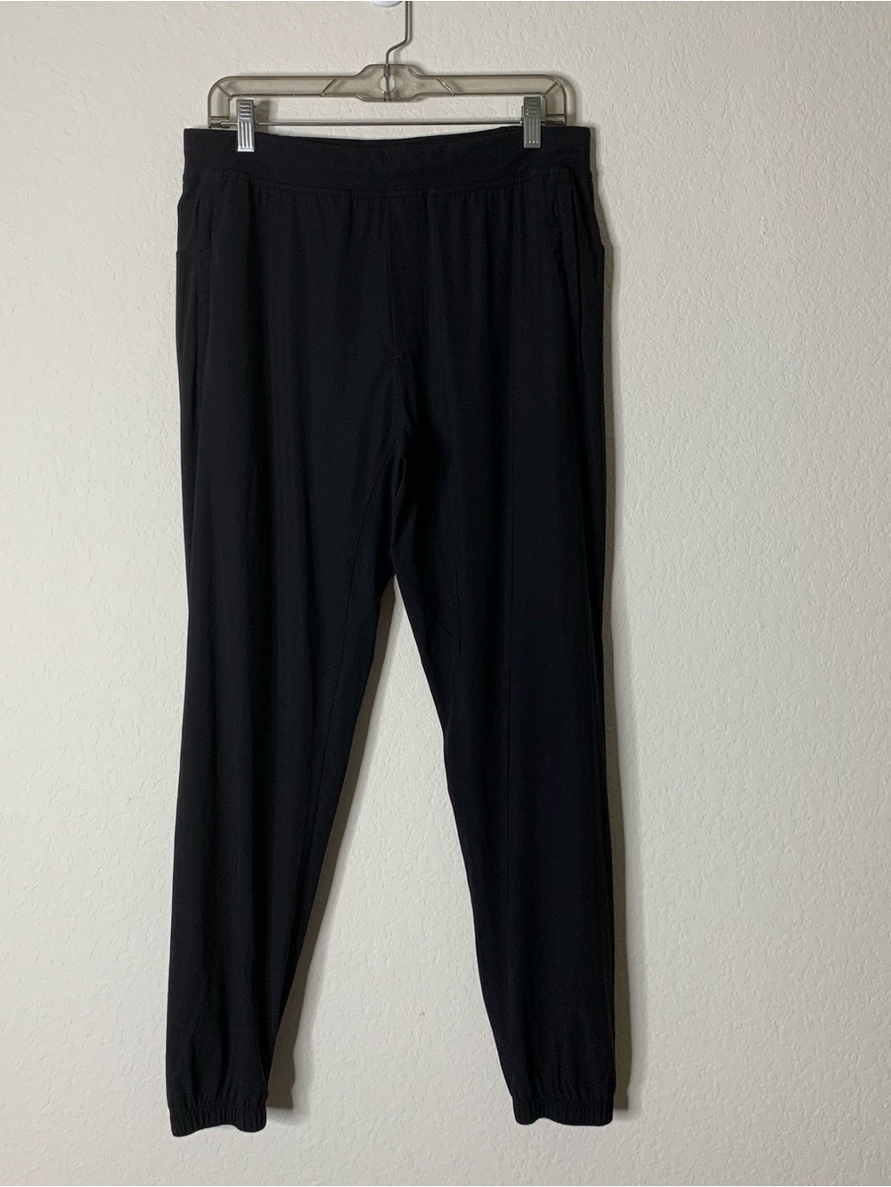 Lululemon Mens black surge ankle zip joggers L 29”